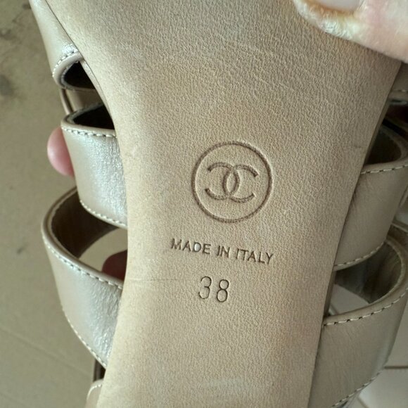 Chanel beige 2017 interlocking CC logo gladiator sandals size 38 - Picture 6 of 9